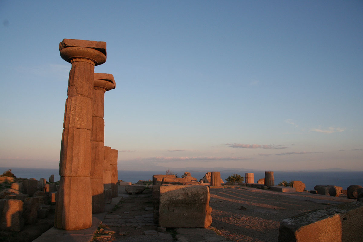 What to See in Assos: From Ancient History to Natural Beauty